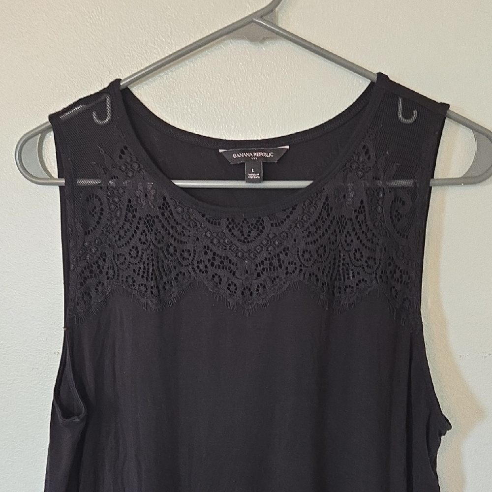 Banana Republic | Black Lace Yoke Tank Size Large